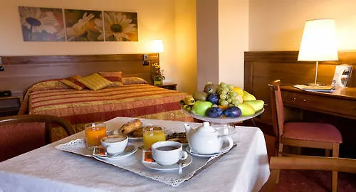 マスター 3* トリノ