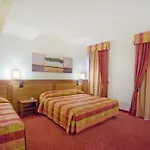 Master Hotel