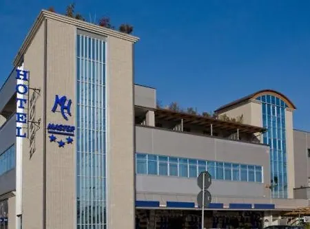Master Hotel